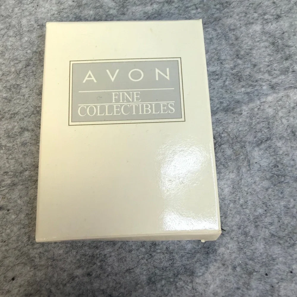Avon Fine Collectibles Pewter Ornament Millennium 2000 Dove of Peace Globe Boxed